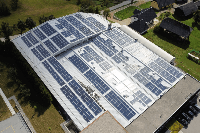 Velik sončne elektrarne za podjetja
